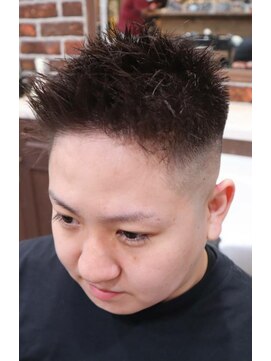 アクセプトザワールドバーバー(Accept the world barber) フェザーアップ×スキンフェード