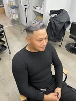 ヘアスタジオワン 藤沢店(HAIR STUDIO ONE)&nbsp;シルバーグレー七三スキンフェード