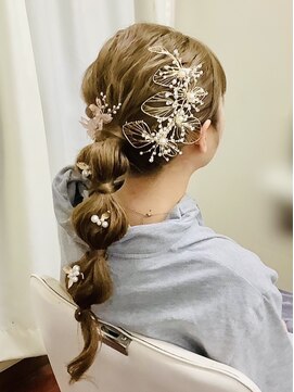 ティーズヘアイナガキイヴピアジェ くす玉_編み下ろし_アレンジスタイル