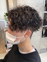 キングオブヘアバイノイズアンドフィフス 京都駅前店(KING of hair by NOISM&fifth)&nbsp;ツイストスパイラルパーマセンターパートツーブロック刈り上げ