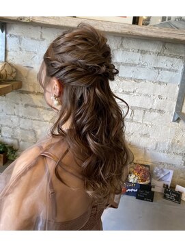 ヘアアンドメイク アース 入間店(HAIR&MAKE EARTH) ふわふわハーフアップ