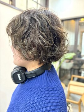 ナループロアオハナ(Nalu pu loa ohana) ボブパーマ/パーマ/オリーブカラー/大きめパーマ