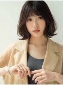 20代30代大人可愛いアッシュベージュくびれボブ耳掛け透明感