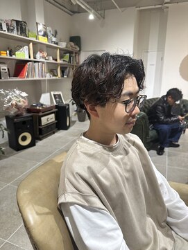 シラス(SiLasu) センターパートスパイラルパーマ