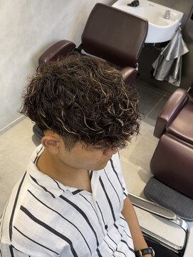 グルーマーズトウキョウ(GROOMER/S TOKYO) 【GROOMER/S】 スペインカール パーマ スタイル