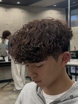 イーラ(era)&nbsp;スペインカール　ツイストスパイラル眉カットメンズパーマ