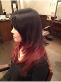 ストロベリーピンクのインナーカラーのロングレイヤー