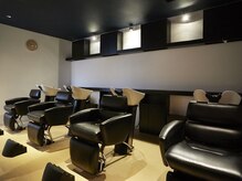 チェスト 神戸本店(CHEST)の雰囲気（落ち着いた雰囲気のシャンプールーム[白髪染め/白髪ぼかし/ボブ]）
