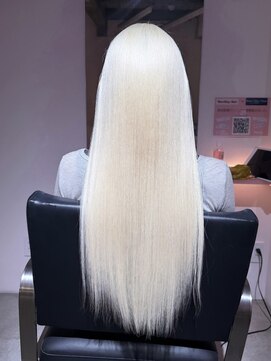 ダズリングディア(Dazzling Deer) 抜きっぱなしブロンド/ホワイトブロンド/ロング/髪質改善