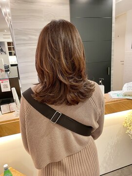 エイゾー(EIZO) 30代40代/ウルフレイヤー/レイヤーカット/ウルフカット/レイヤー