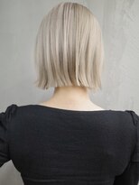 ギークス(GEEKS)&nbsp;【GEEKS渋谷】冬カラー/ホワイトブリーチ/パールホワイト/ボブ