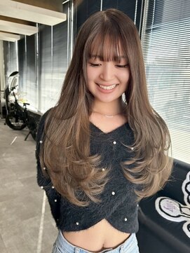 エイチ(H) くびれレイヤーカット/前髪カット/ワンホンヘア/大人可愛い