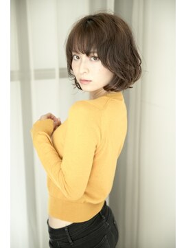 ルルディ バイ アフロディーテ銀座(luludi by APHRODITE) ミディアム/デザインカラー/シルキーベージュ/斜めバング/銀座