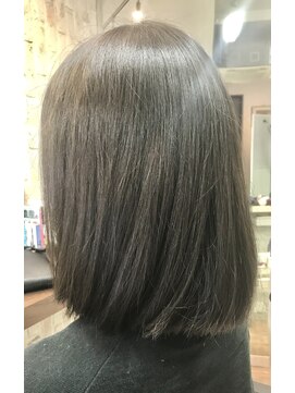 クロムヘアー(CHROME HAIR) 切りっぱなしボブ