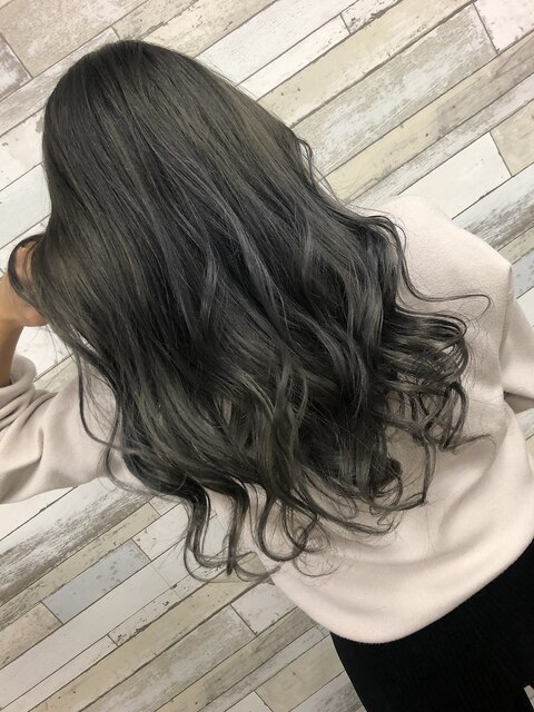 【hair lounge viviana】シルバーカラーアッシュグラデーション