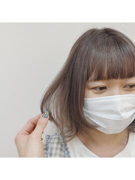 リノショアーズ 日本大通り店(RINOSHORES) 大人可愛いぱっつん前髪内巻きミルクティーブラウン透け感