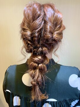 ヘアーアンドビュー ティーリタ 蕨(RITA) 編みおろしスタイル