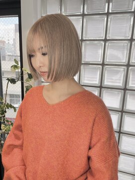 ミオ バイ レニア(mio by ReniA) 顔まわりレイヤーショートボブ