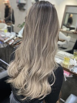 ルーゼン(LUXEN) 【LUXEN】ホワイトベージュバレイヤージュ