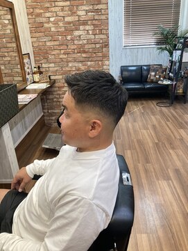 ライズヘアー(RISE HAIR) スキンフェード＋アイロンパーマ