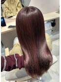 ワインレッドでレディな女性に◎
