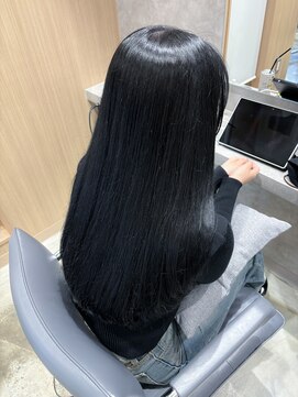 ユーフォリア 新宿通り(Euphoria) 韓国風透明感ブラック10代20代30代ブリーチなし美肌ツヤ髪ロング