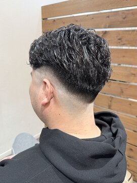 サロンドクオリア(Salon de Qualia) フェード/バーバースタイル/メンズパーマ/S