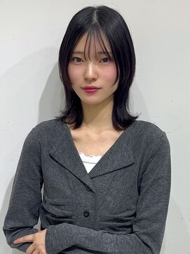 ミディアムレイヤー 顔周りレイヤー アッシュグレージュ