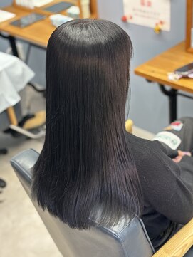 透明感のあるブルーブラック