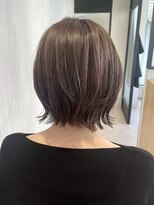 マトカ 表参道(matka)&nbsp;外ハネレイヤーボブオリーブベージュ40代