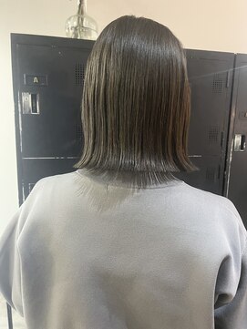 ヘアーアイストゥーレ(HAIR ICI TRE) オリーブ　グレージュ　ボブ　ブリーチなし　大人　担当阿知波
