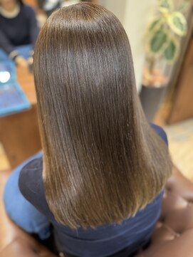 ヘアケアアンドヘアデザイン リベール(L:belle) 艶感シアーベージュ美髪ストレート