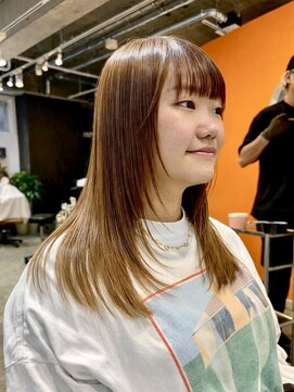 ノーム(norm) ミディアムレイヤーハッシュカットレイヤーカットレッドブラウン