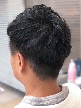 ミーティア バイ クアトロ(Meteor By QUATRO) メンズ束感ショート☆