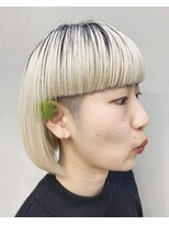 テトヘアー(teto hair)&nbsp;ホワイトブロンド  ベージュ　鳥カラー　黄緑　刈り上げ