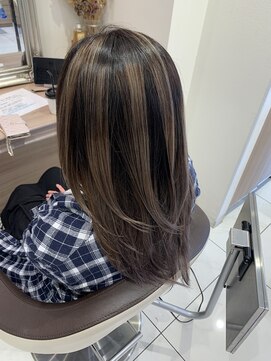 アッシュ 戸田公園店(Ash) コントラストバレイヤージュ×ミルクティーグレージュ