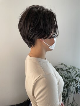 トレス(TRESS) センターパートショート　毛流れショート　スウィングショート