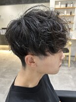 ヒュイル バイ ニアウ(Hwyl by Niau) メンズマッシュパーマスパイラルパーマニュアンスパーマ眉毛