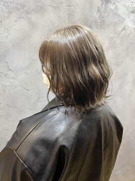 シキ(SIKI) ミルクティーグレージュ