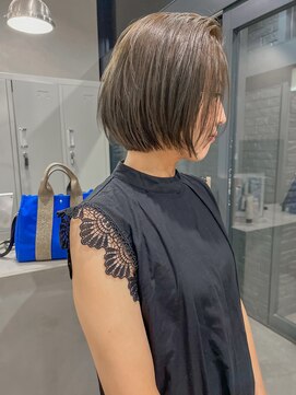 モノトーン(MONOTONE) ショートボブ