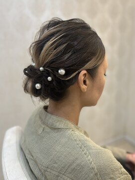 フレア(FLAiR) 20代30代結婚式お呼ばれふわふわシニヨンスタイル