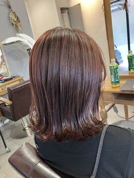 レイリー(LAiLy) ミディアム ピンク ボブ