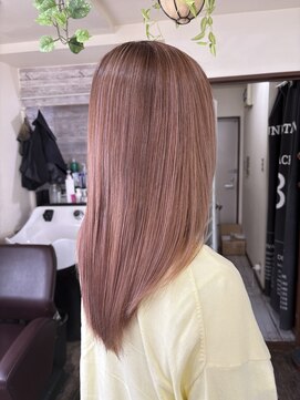 ロール(ROLL) ピンクベージュ　ピンク　ブリーチ　ハイライト　ハイトーン