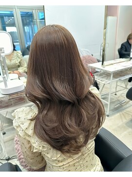 クム(kumu) レイヤー/前髪/顔周り/韓国/縮毛矯正/くびれ巻き/名古屋/栄