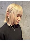 ホワイトベージュ×ボブ
