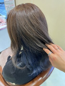 インナーカラー　イヤリングカラー　ネイビー　ゆるふわロング