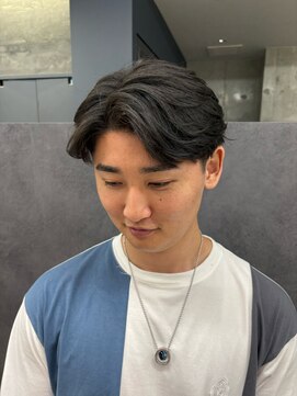 クーラアオヤマ(Cura Aoyama) センターパート/毛流れパーマ/毛流れ縮毛矯正/メンズカット