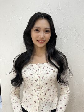 ノラキチジョウジ(NORA KICHIJOJI) 黒髪低めレイヤーカットセンターパート