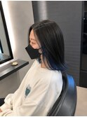 さりげない個性を楽しめるブルーインナーカラー