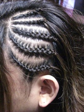 ジ グランディール(Je grandir) コーンロウスタイル